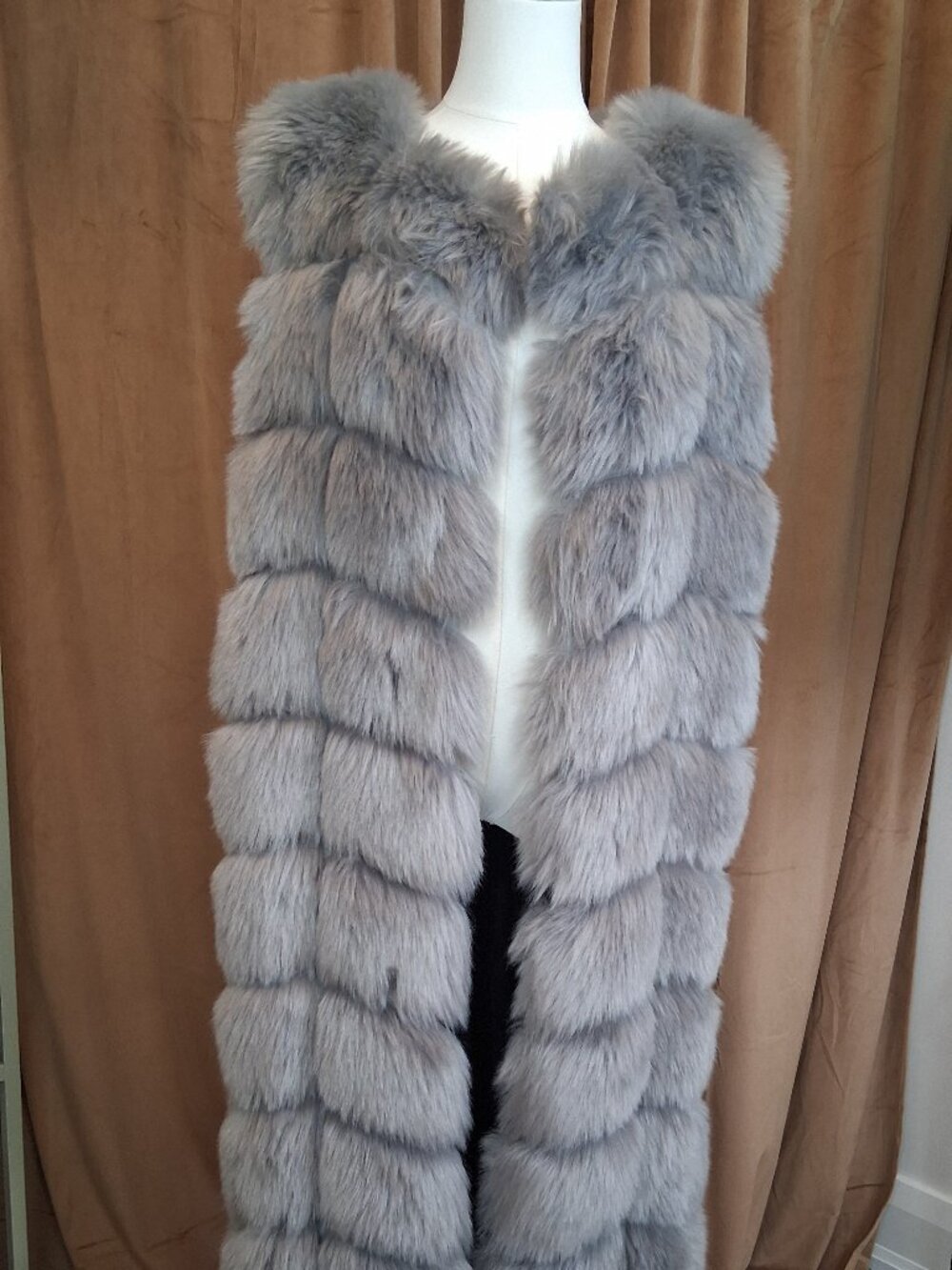 The Beauty Optimal Product - Long Patch Faux Fur Vest Size M